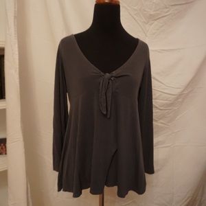 Long sleeve grey top